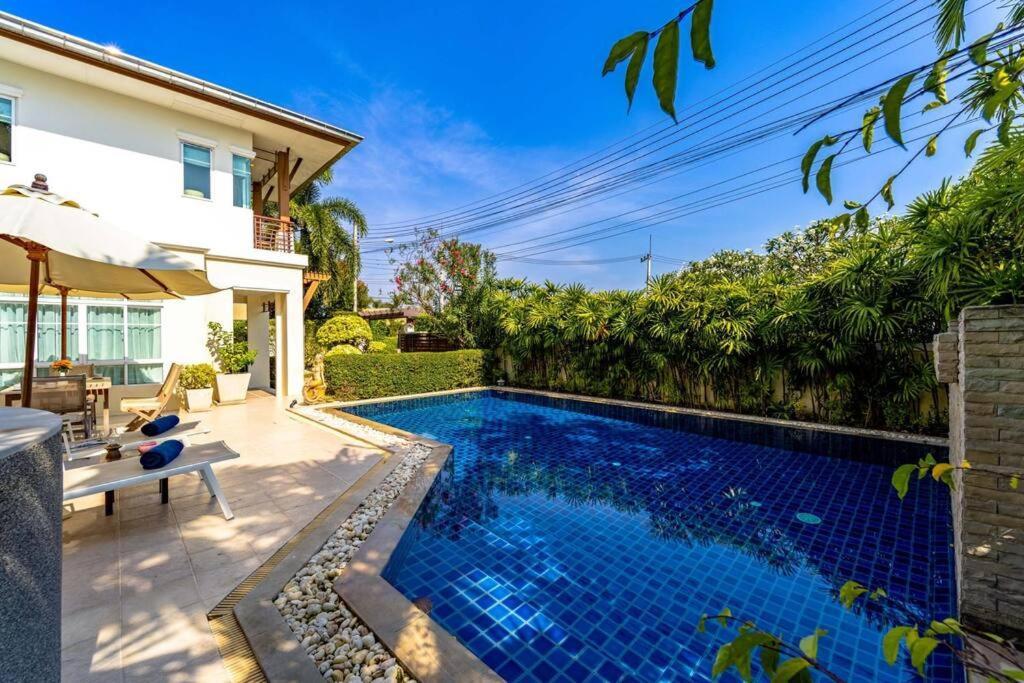 3 Bedroom Pool In Great Location Stv Villaer