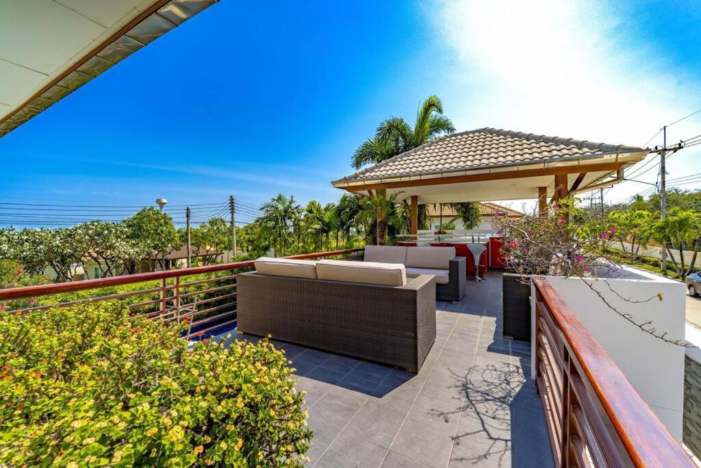 3 Bedroom Pool In Great Location Stv * HHQ