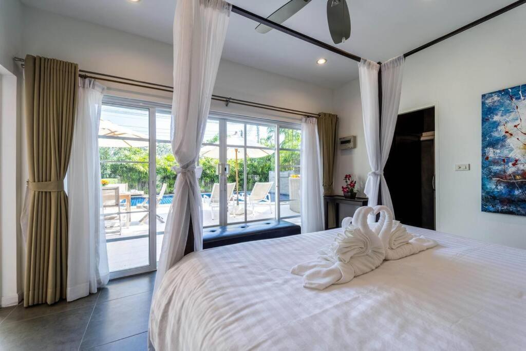 3 Bedroom Pool In Great Location Stv * HHQ