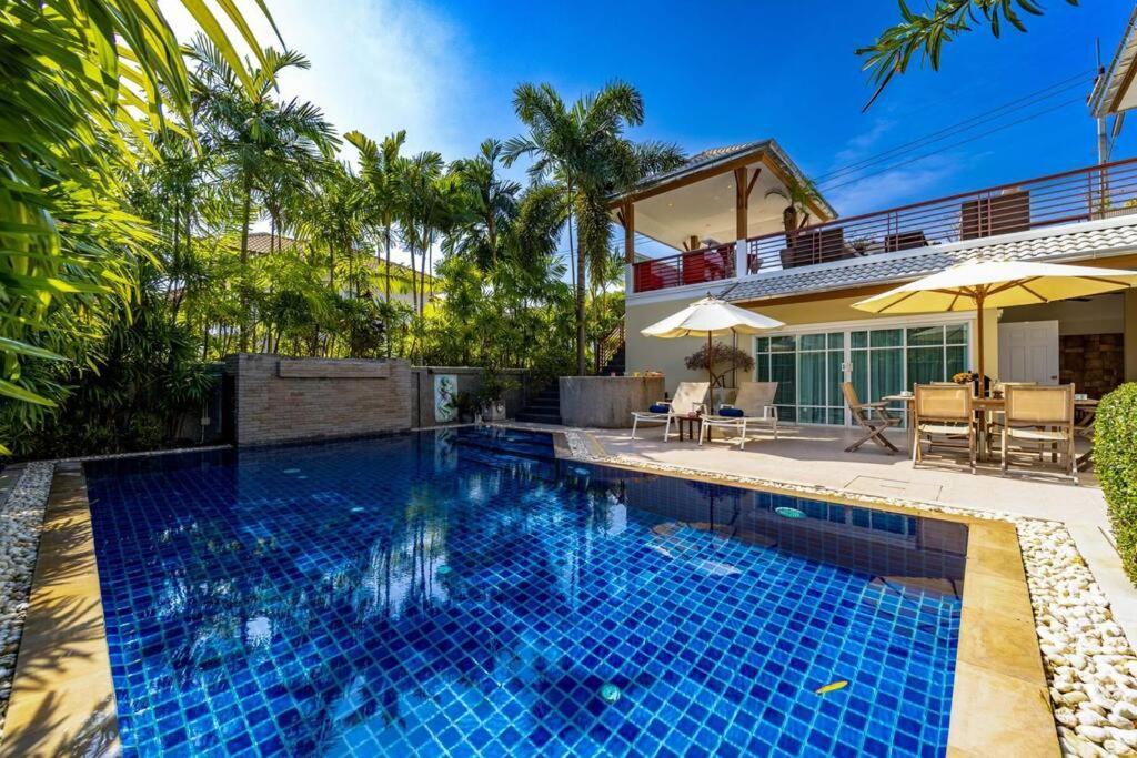 3 Bedroom Pool In Great Location Stv HHQ